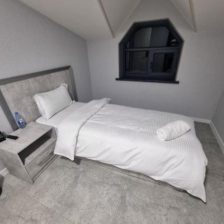 Revel Hotel タシュケント エクステリア 写真